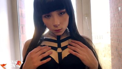 Si rambut coklat Panas Menghisap Dalam dan Sensitif Disentuh untuk Wang